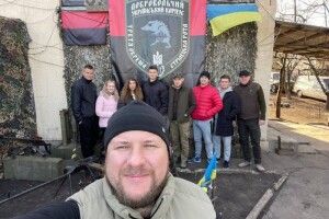 Луцькі стоматологи поїхали на передову, аби безплатно пролікувати бійців