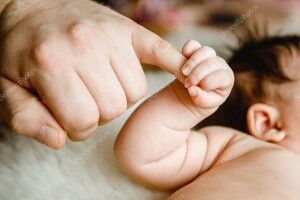 В Україні планують значно збільшити виплати за народження дитини 