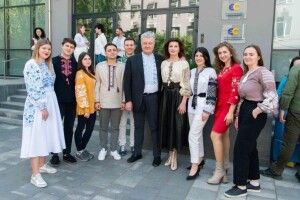 Порошенко з командою показали свої вишиванки: вічна краса, яка стала присягою на вірність Україні