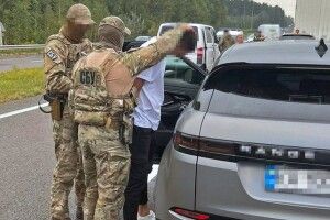 Суд зобов'язав Волинську митницю поновити на посаді інспектора, якого на хабарі затримало СБУ