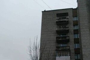 На Львівщині 13-річний хлопець намагався стрибнути з багатоповерхівки (фото)