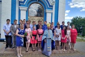 На випускний не горілку пити – а в церкву ходити (фото)