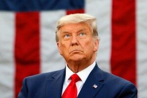 Дональд Трамп подає в суд на Google, Twitter і Facebook