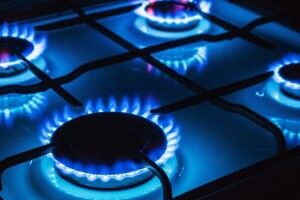 Монополіст «Рівнегаз» свавільно відключив від палива споживачку з хворим сином і матір’ю-пенсіонеркою