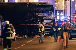 У Китаї вантажівка в'їхала в натовп пішоходів