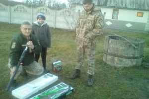 Шацькі ветерани АТО вручили подарунок синові побратима