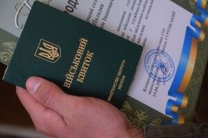 Солдатам-строковикам подякували за службу і звільнили у запас