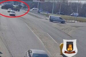 Показали, як саме зіткнулися вантажівка і маршрутка в Луцьку (Відео)