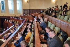 Волинські депутати на позачерговій сесії приймуть звернення до державної влади