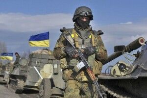 У Пісках обстріляли військових, які надавали допомогу цивільним, є загиблий