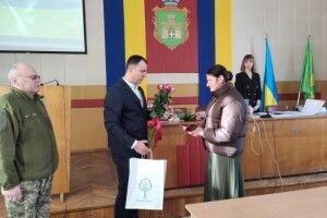 Мамі полеглого Воїна з Волині вручили посмертну нагороду сина