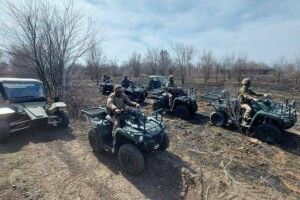 Активісти з Латвії забезпечують українське військо квадроциклами (Фото)