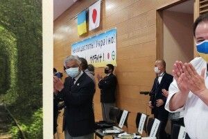 В Японії презентували поштові марки з рівненським Тунелем кохання