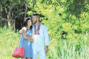 «Наші побачення освячені барикадами і війною» – яскрава історія кохання волинських майданівців (Фото)