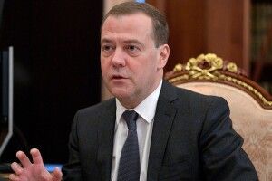 Російський уряд подав у відставку