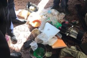 На Волині бурштинщики погрожували поліцейським зброєю і вигнали з будинку