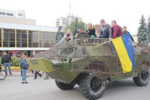 НАШ БРОНЕТРАНСПОРТЕР ДЛЯ АЙДАРІВЦІВ