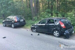 В Оболонському районі Києва вирубка лісу закінчилася стріляниною і розбитими машинами