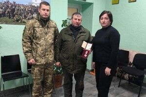 На Волині нагороду загиблого Героя вручили його братові