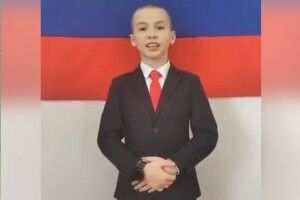 «Скрєпіт Амєріка зубамі, но ім убогім нє понять»: в росії активно виховують фашизм у дітей (Відео)