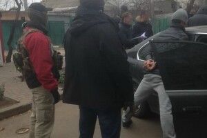 Спіймали на хабарі двох патрульних
