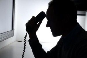 Житель Горохівщини розповів поліцейським, що незнайомці опівночі зруйнували його веранду