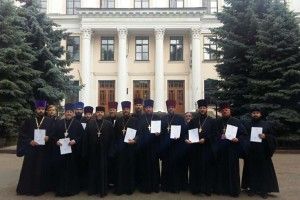 Чотирнадцять волинських священиків повернулися з Києва з дипломами про вищу освіту (фото)