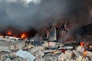 У Макарові обстріляли хлібозавод: 13 загиблих