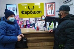 У Луцьку перевіряють заклади торгівлі і громадського харчування (Фото)