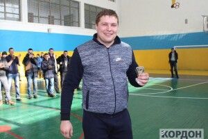 У погонах і воротарських рукавичках: поліцейський з Любомльщини — один із кращих голкіперів району