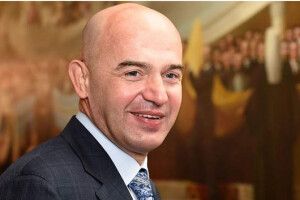Бізнес-партнер Порошенка носить пальто за сотні тисяч