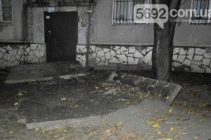 У Кам'янському звалився козирок і вбив підлітка (фото)
