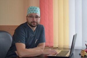Пересадили частину вуха на обличчя: у Рівному жінці, яку покусала собака, провели рідкісну операцію 