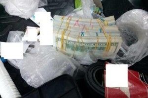 На лінії розмежування затримали автівку, напхану доларами
