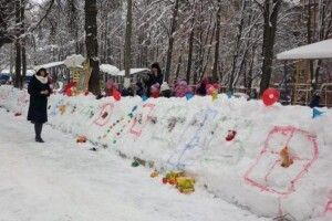 Рівненські дошкільнята збудували 320-метрову фортецю