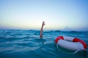 На Рівненщині підліток впав з матраца і втопився, а немовля в тяжкому стані