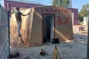 У Харкові встановили першу зупинку-укриття (Відео) 