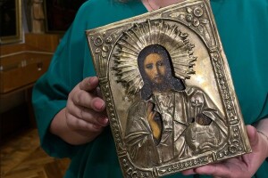 13 серпня: чому сьогодні треба з іконою обійти хату