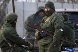 На Херсонщині окупанти везуть боєприпаси на фронт, а дорогою назад – намародерене майно