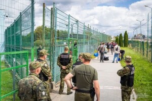 З Польщі депортували 15 українців (Відео)