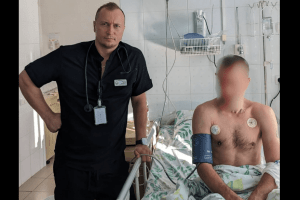 У лікарні на Волині посеред ночі рятували чоловіка з ножовим пораненням