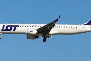 Щоб полетіти, пасажири «скинулися» авіакомпанії на запчастини до літака