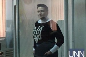 Правоохоронці проводять обшук у квартирі Савченко