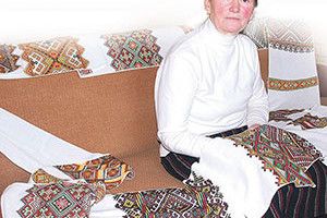 ПОДАРУВАЛА ЦЕРКВІ ВИШИТИЙ ВЛАСНОРУЧ 10-МЕТРОВИЙ РУШНИК