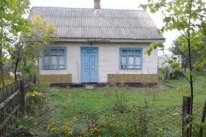 Черниці з Тростянця просять допомогти їм полагодити дах