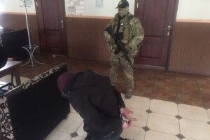 Затримано банду рекетирів, до складу якої входив поліцейський (фото)