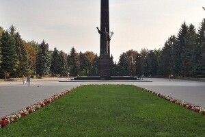 У Луцьку фотостенд загиблих Героїв перенесуть на меморіальний комплекс «Вічна слава»