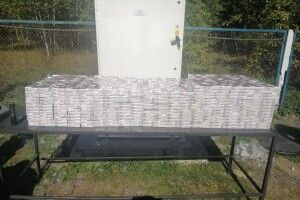 Білорус через приховані сигарети втратив автомобіль (Фото, відео)