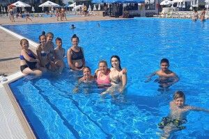 На Волині вдячні земляки організували учасникам фольклорного колективу шикарний відпочинок 