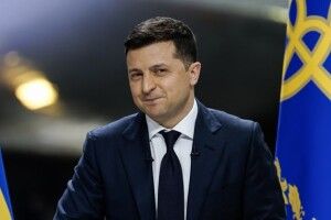 Зеленський потролив Путіна за уявний мікрофон (Відео)